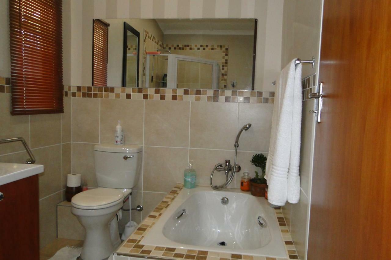 Aalkie'S Dream Apartment Свелендам Екстериор снимка