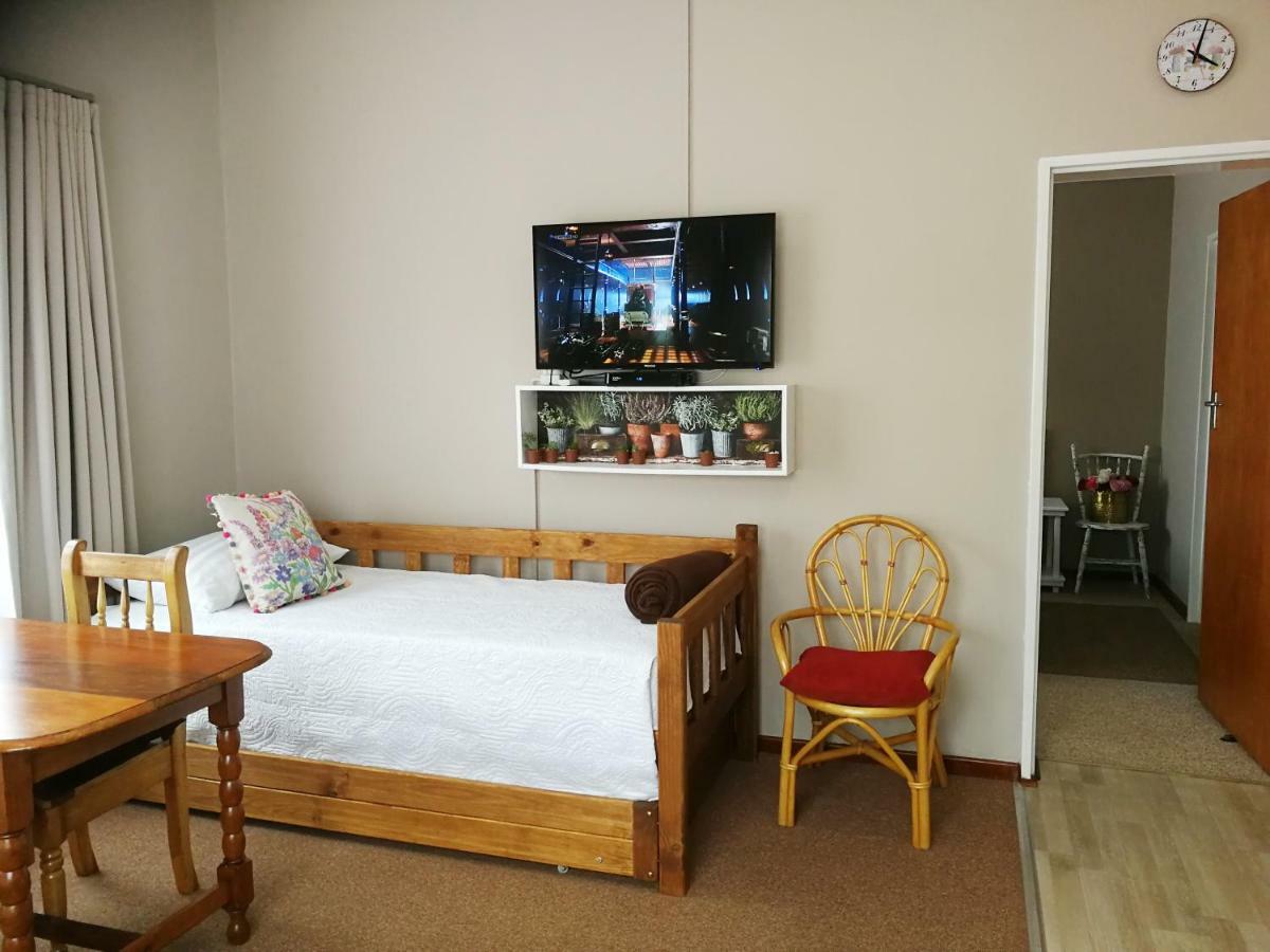 Aalkie'S Dream Apartment Свелендам Екстериор снимка